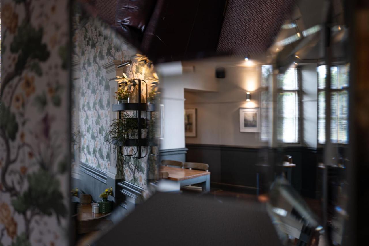 Hotel The World'S End - Northampton Ecton Exterior foto